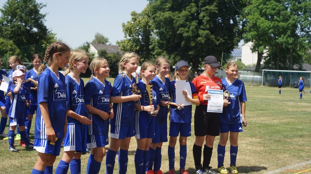 Die E/D Juniorinnen gewinnen das 2.Benefiz-Turnier